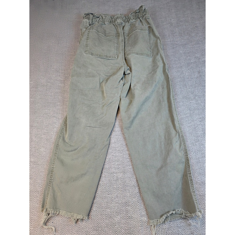 Universal Thread Olive Green Paperbag Waist Frayed Hem Tapered Pants Size 4 - Picture 8 of 10